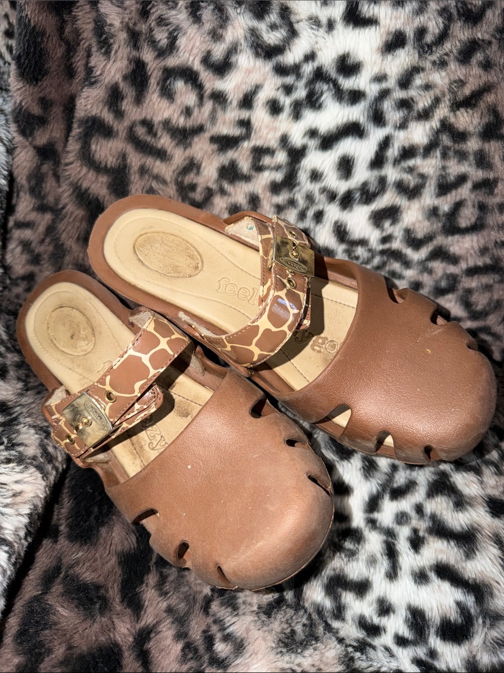 Woman’s size 8 dr. Schulz feel crazy, good Brown Giraffe-Print Clog Sandals